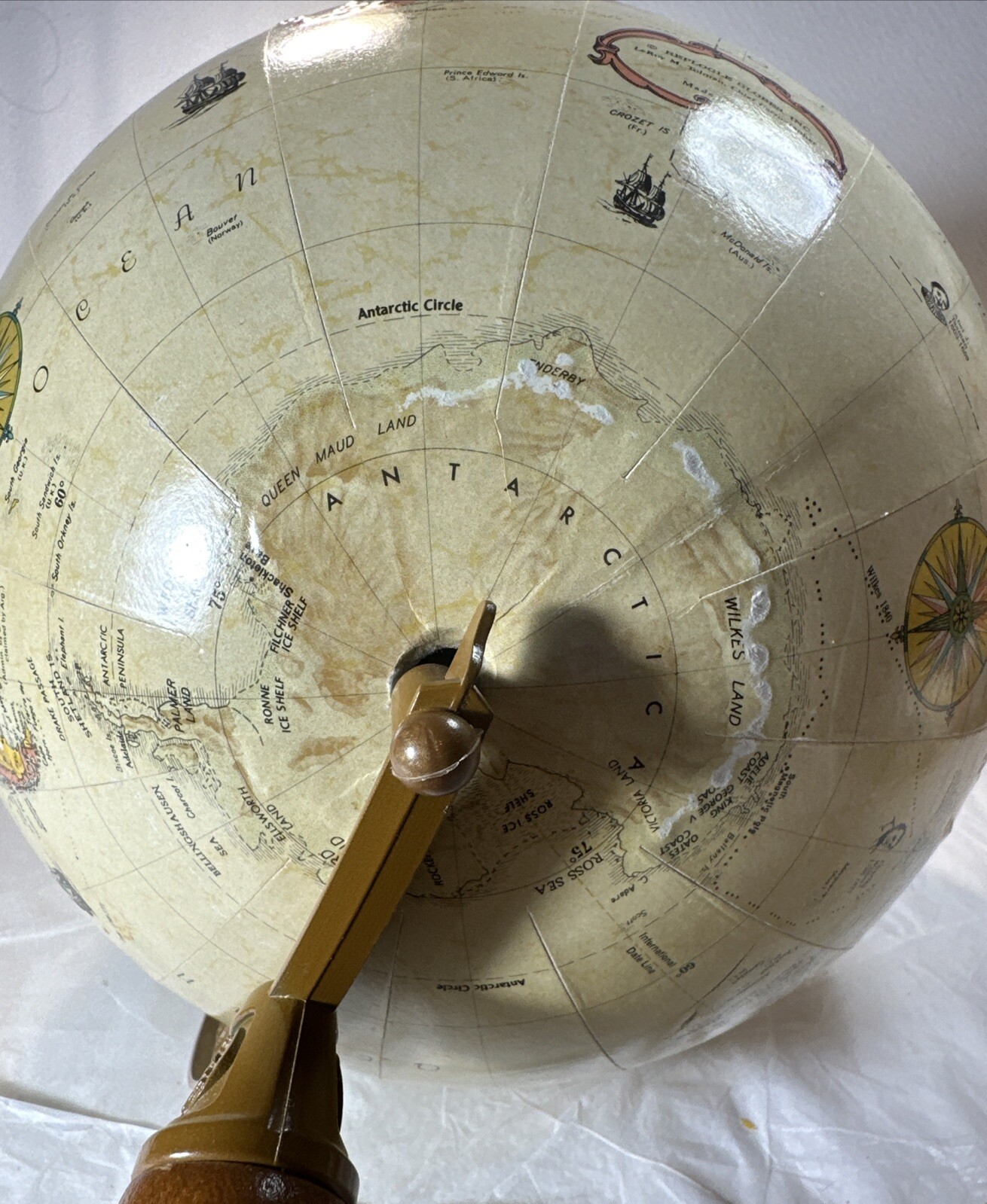 Globe Replogle 9” diameter world classic series 80s wooden And Metal stand USA