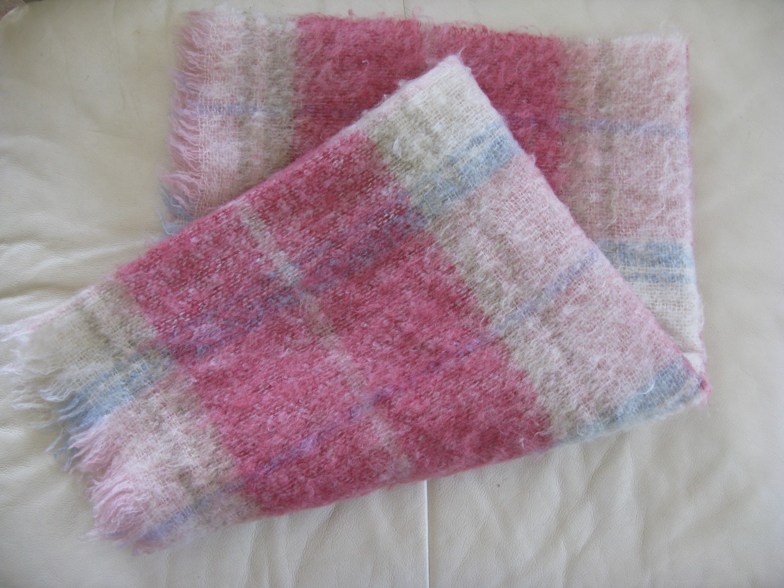JOHN HANLEY & CO NENAGH CO TIPPERARY IRELAND MOHAIR WOOL THROW BLANKET SHAWL