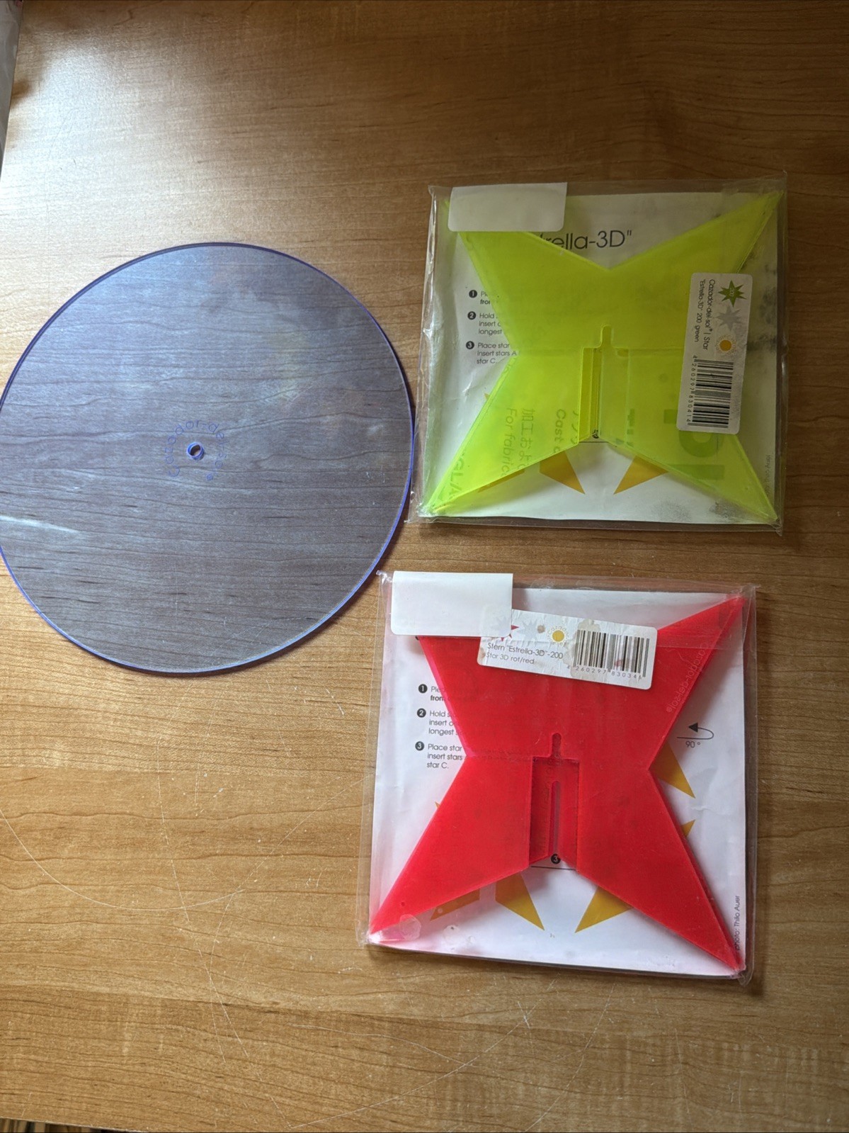 Lot 3 Cazador Del Sol Suncatchers 2 Hanging Star Red Green & 1 Flat Blue Disk