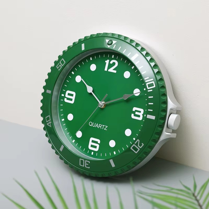 Luxury Silent Analog Role Theme Clock