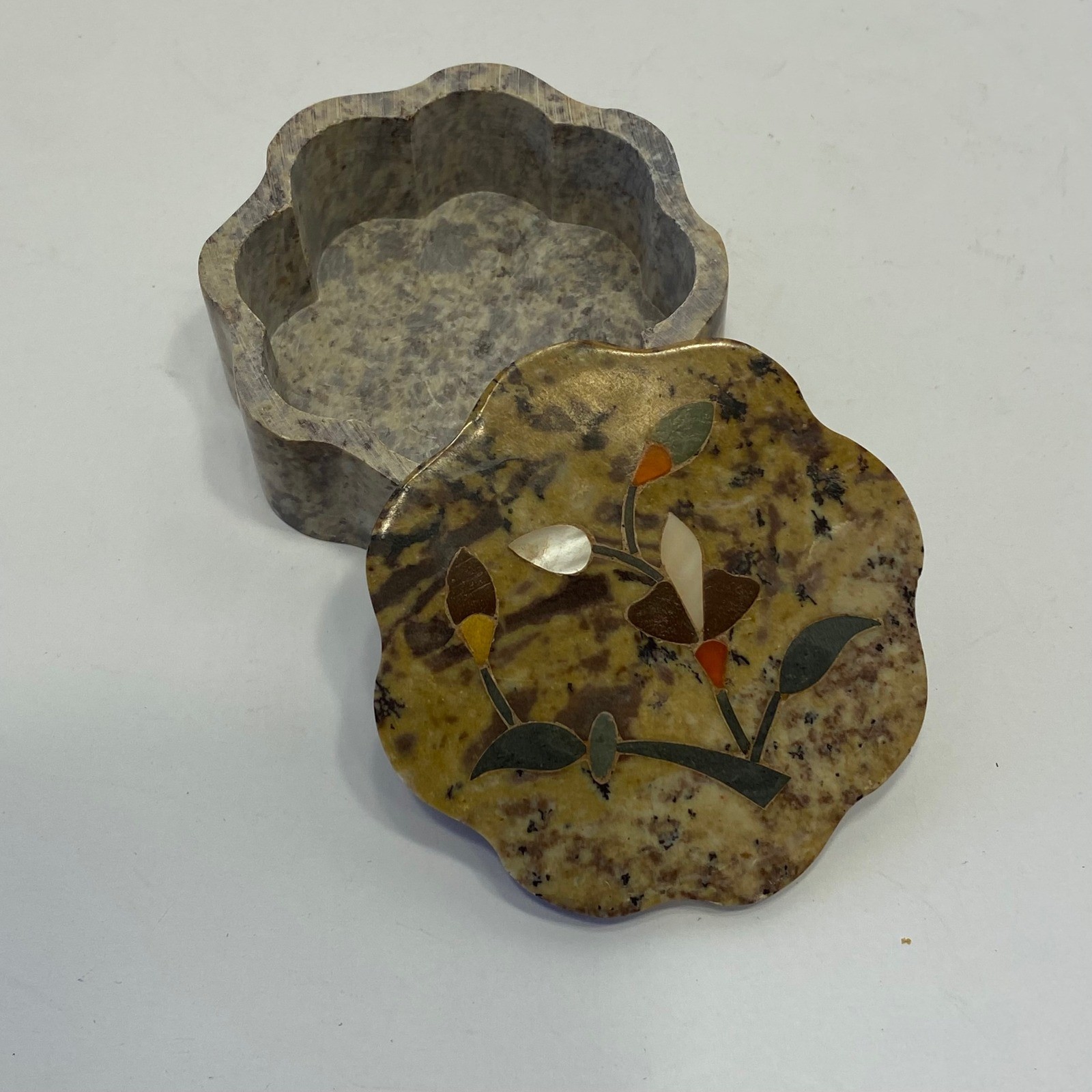 Unbranded Soapstone Trinket Box Small Tan Excellent Floral Inlay India