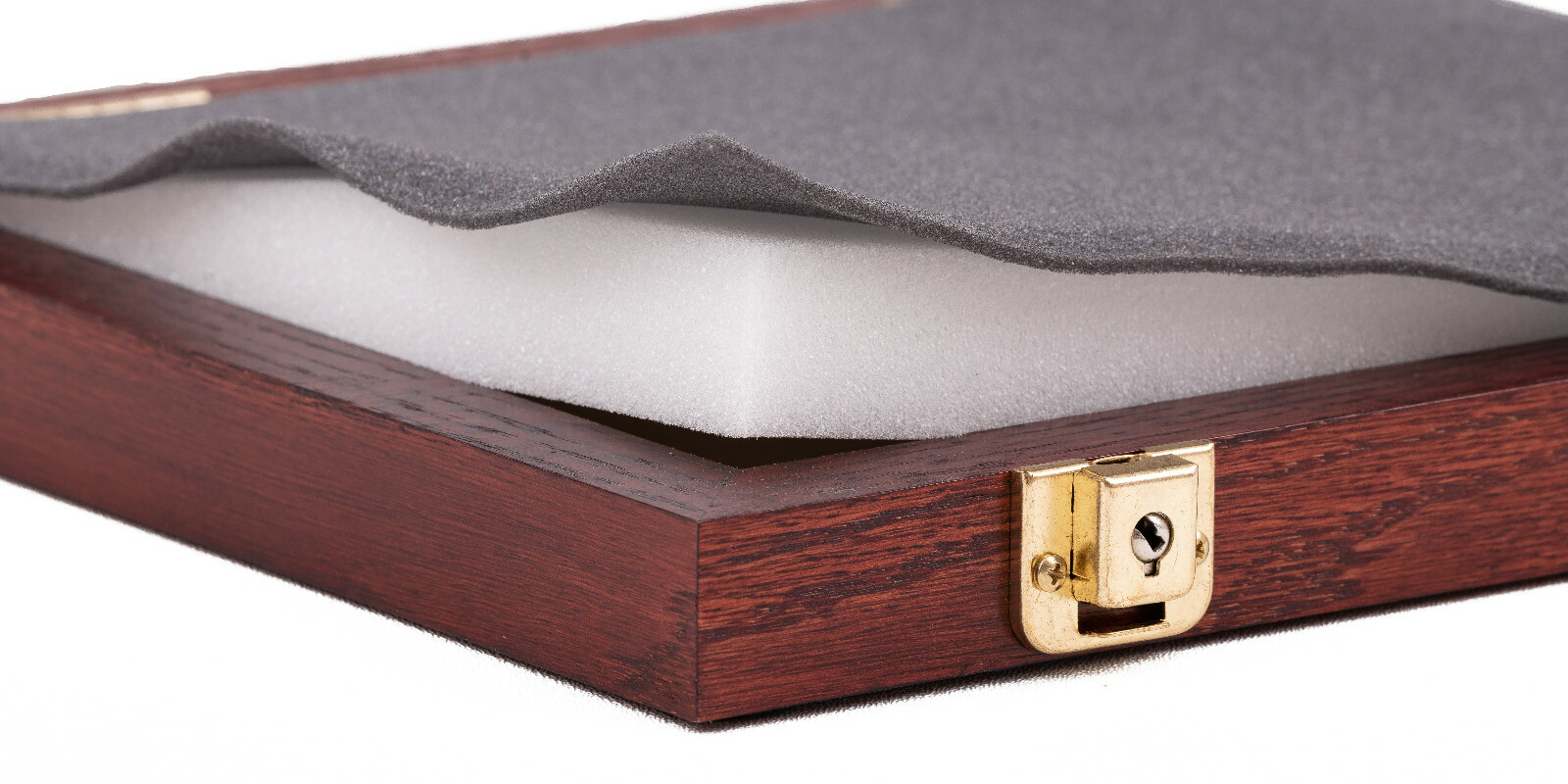 Two Timbers Extra Small Display Case Cherry Finish 2″x6″x9″ Knife Arrowhead Pins