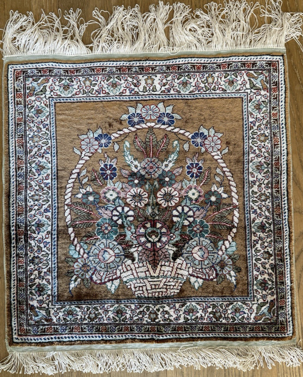 Purchased in Türkiye TURKISH Wall Hanging RUG 24″ Square Loops Fringe Multicolor