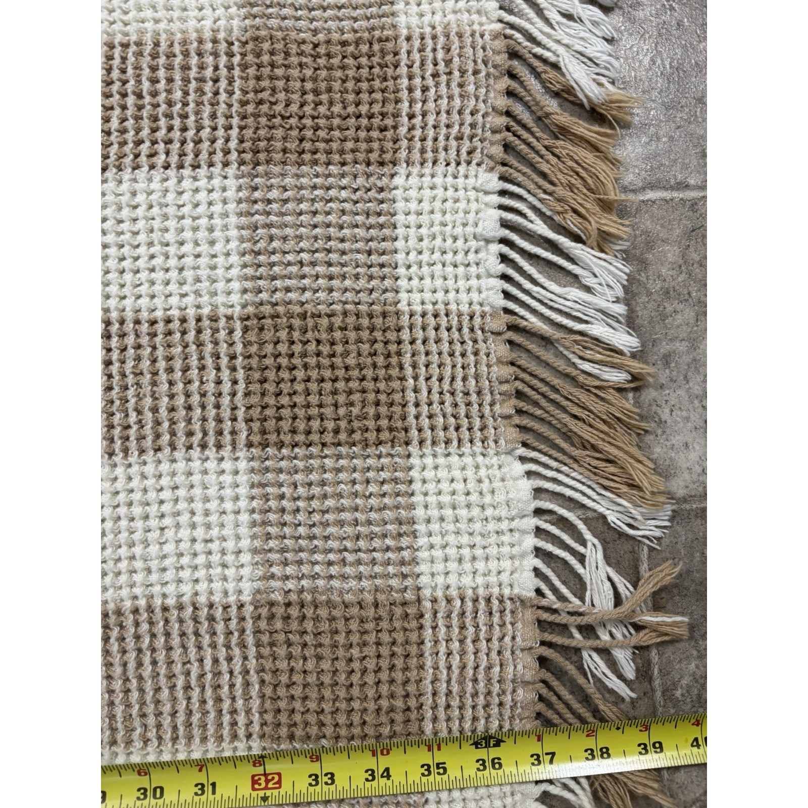 Nido Notte Italia Beige Cream Buffalo Check Waffle Weave Fringe Throw 36×40