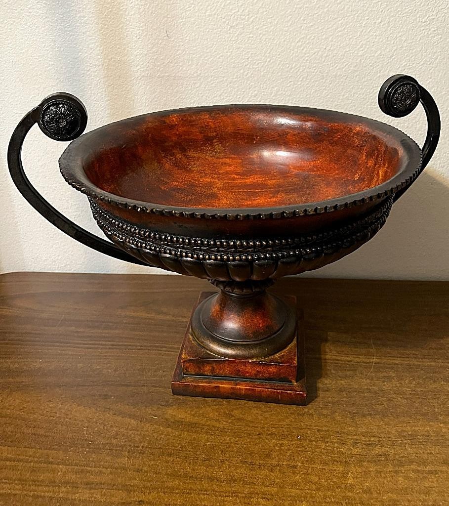 VINTAGE BEAUTIFUL LARGE FLOWER FRUIT BOWL ON PEDESTAL W/LARGE HANDLES 16″X12″