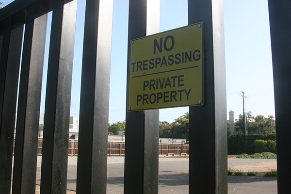 NO TRESPASSING – PRIVATE PROPERTY Sign : Solid Metal Aluminum Weatherproof Signs
