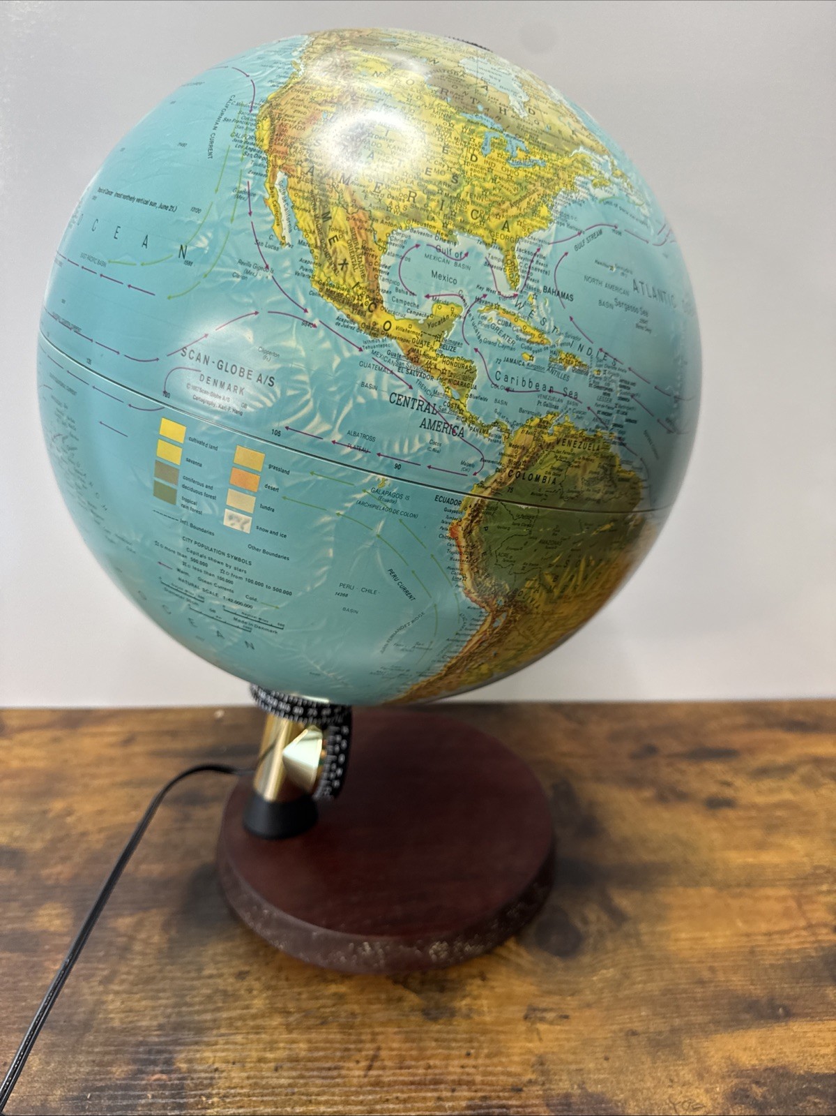 Scan Globe Denmark Illuminated Light Up Reader’s Digest Vintage MCM w Box