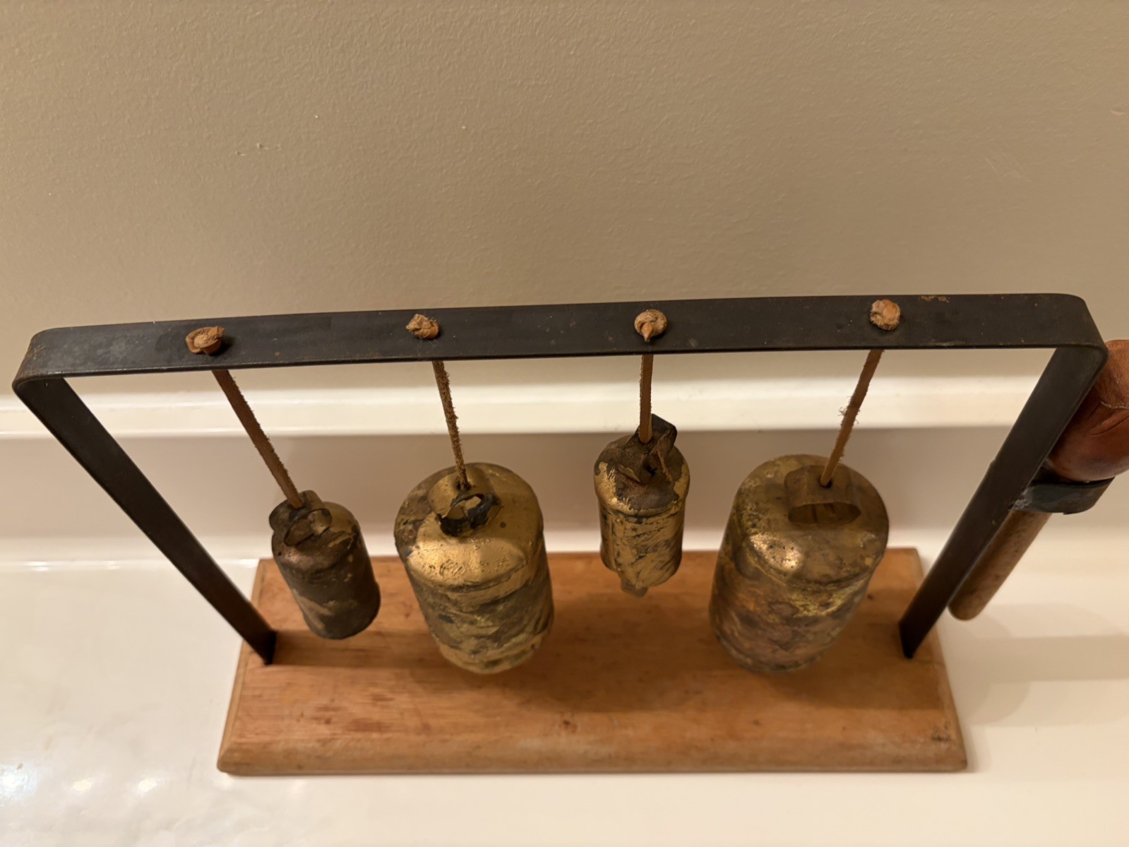 Hanging Bell Graduated Chimes Table Top Metal & Wood /Leather Striker Meditation