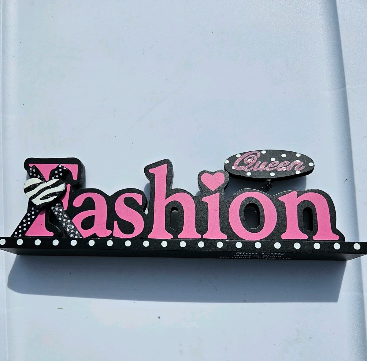 Fashion Queen Wooden Wall Sign Pink Black Decorative Plaque Girls Room Decor