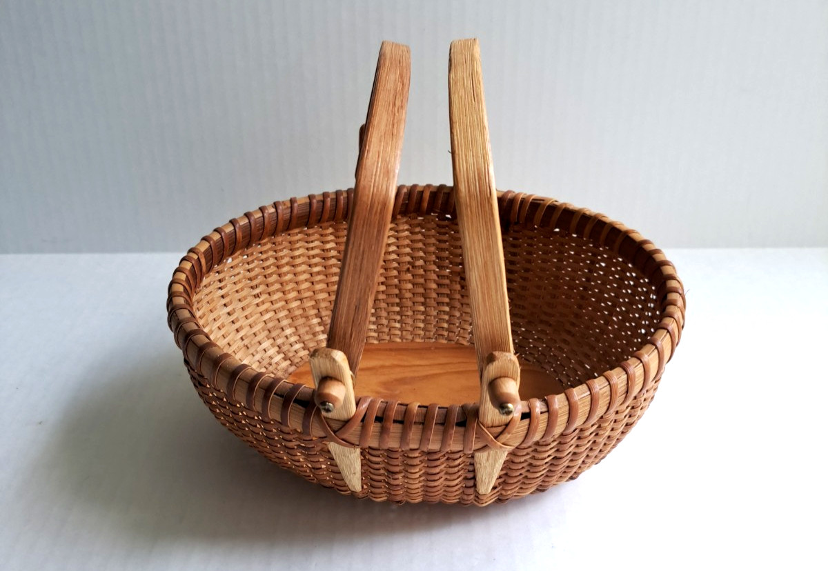Vtg Nantucket Lightship Style Oval Woven Basket Wood Dual Swing Handles 9in