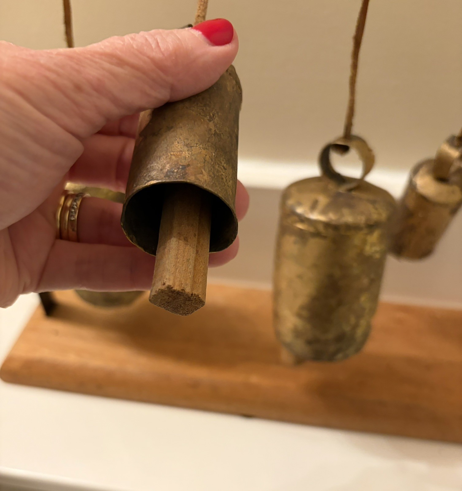 Hanging Bell Graduated Chimes Table Top Metal & Wood /Leather Striker Meditation