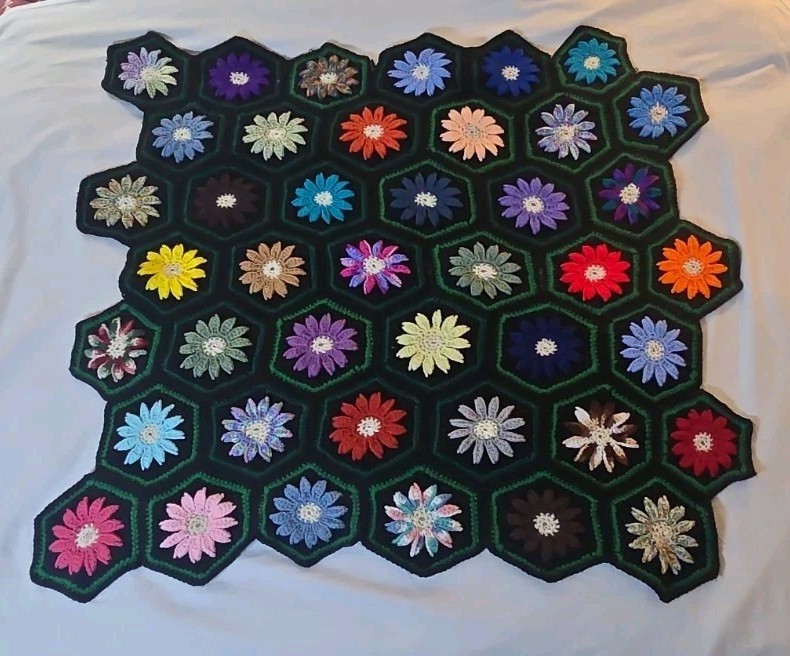 VTG Granny Square Afghan Handmade Crochet Hexie Hexagon Sunflowers 40inx40in
