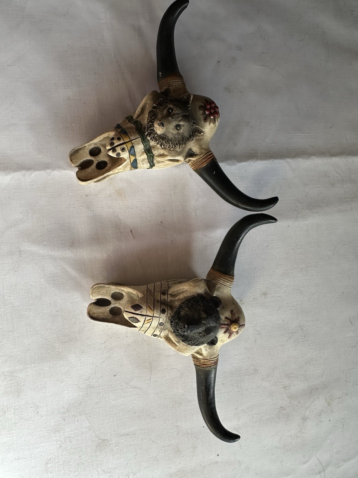 Resin Cattle Skull Art Deco, Painted Design, Wolf And Bear