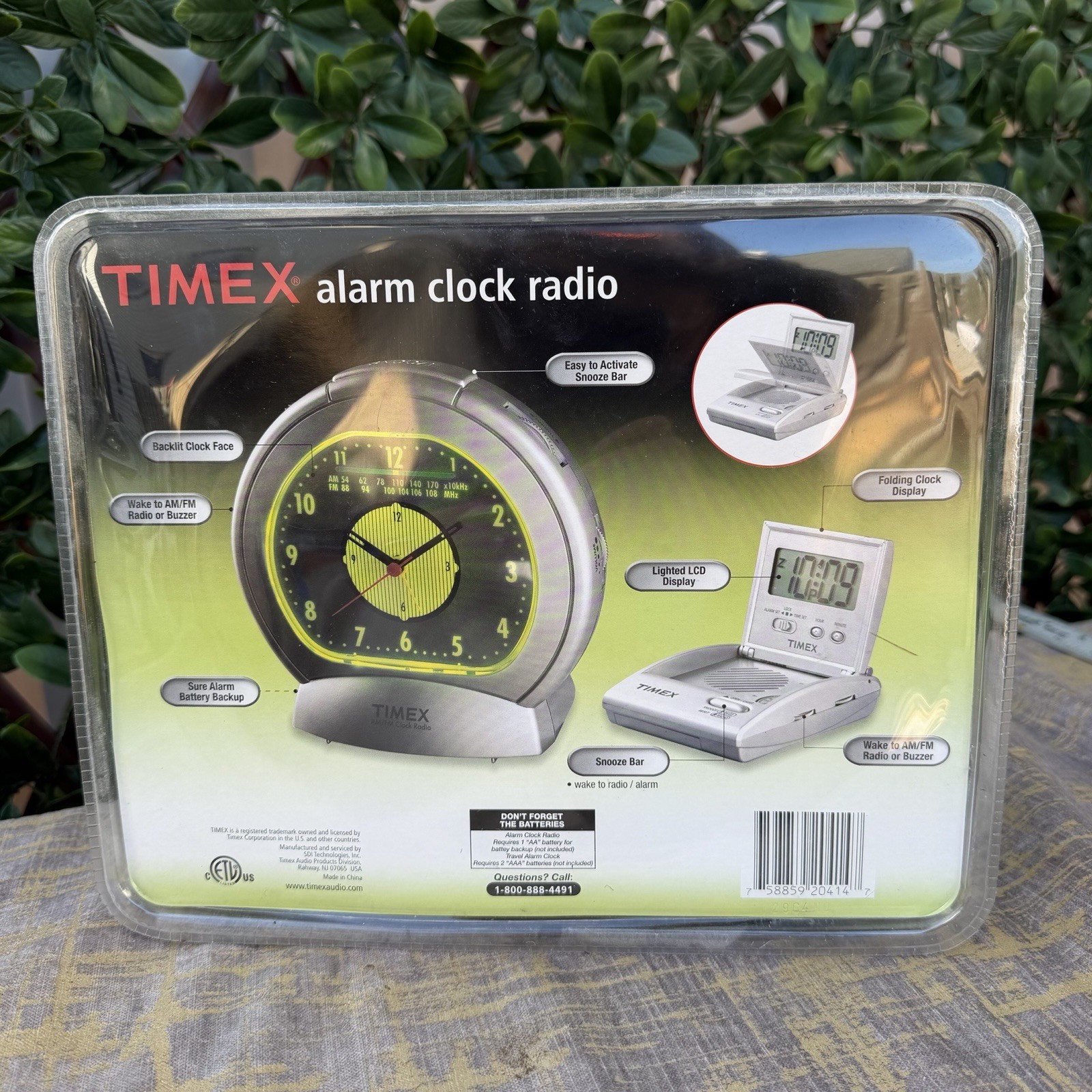 New Vintage Timex Analog Alarm Clock AM/FM Radio Dimmer Free Travel Clock Radio